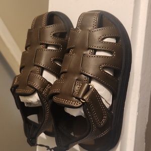 Boys size 9 brown sandals